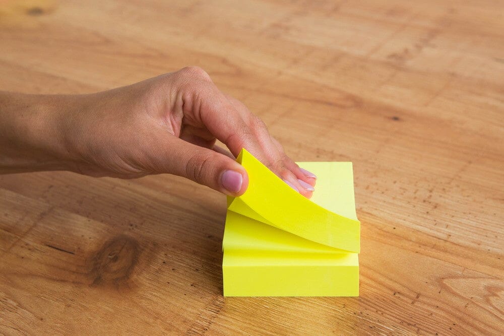 Notes blok 76x76mm - med 400 sider i gul